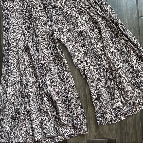 Anthropologie Snake Print Skirted Wide-Leg Pants in Brown Sz 10 - Picture 5 of 10
